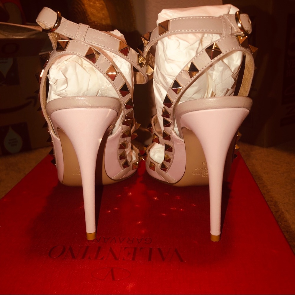 Valentino rockstud light pink heels - Picture 7 of 10